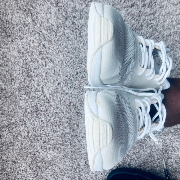 Women's Cream/White Nike Sneaker Size 6 - Picture 5 of 7